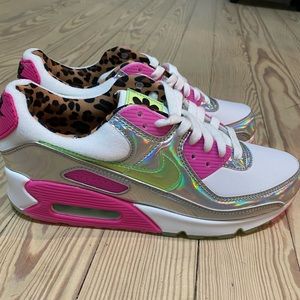 Woman’s Nike air max